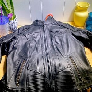 Harley Davidson Woman’s Jacket XXL with liner jacket interior.